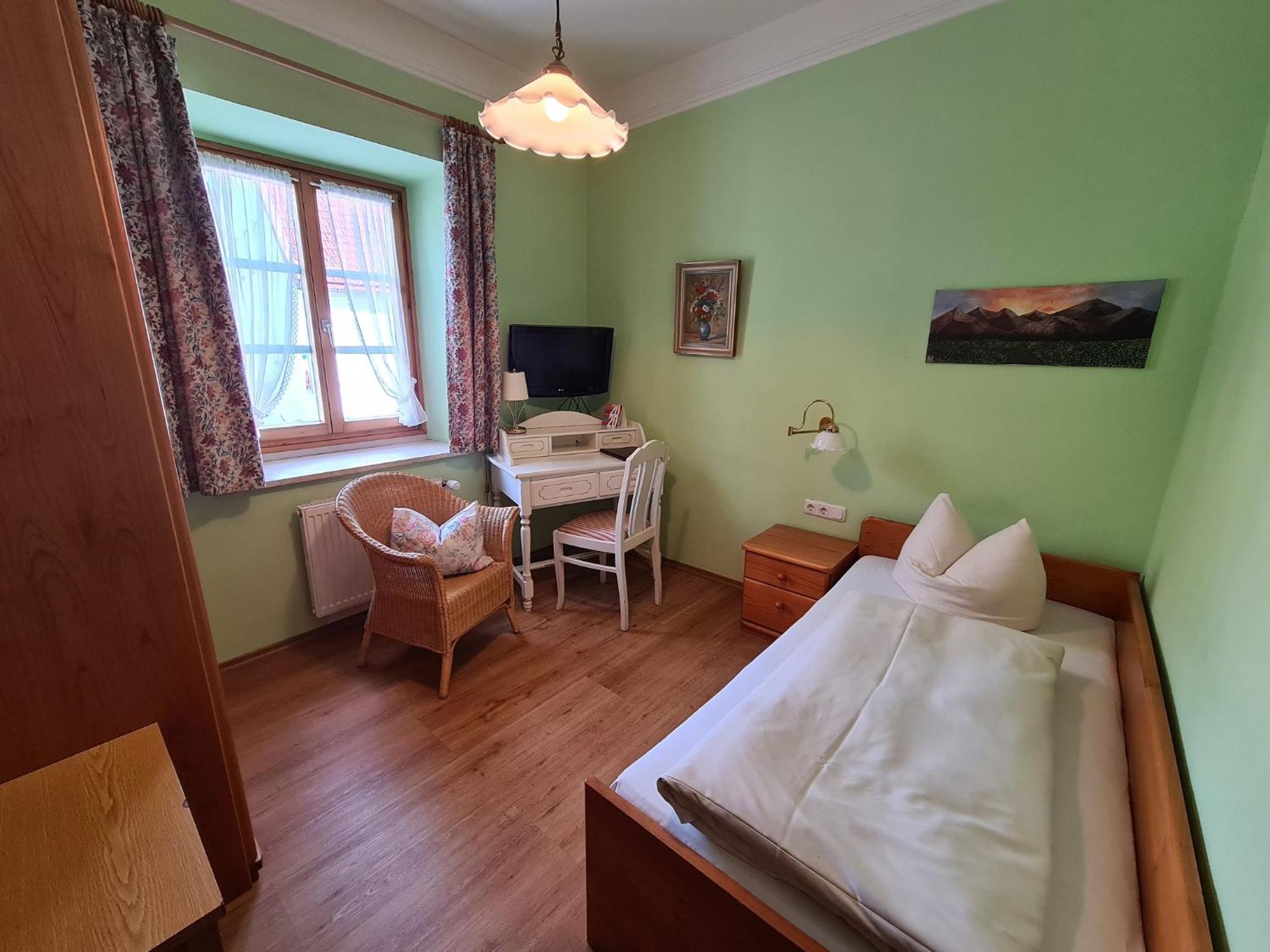 Hotel Altwirt Lenggries Bagian luar foto