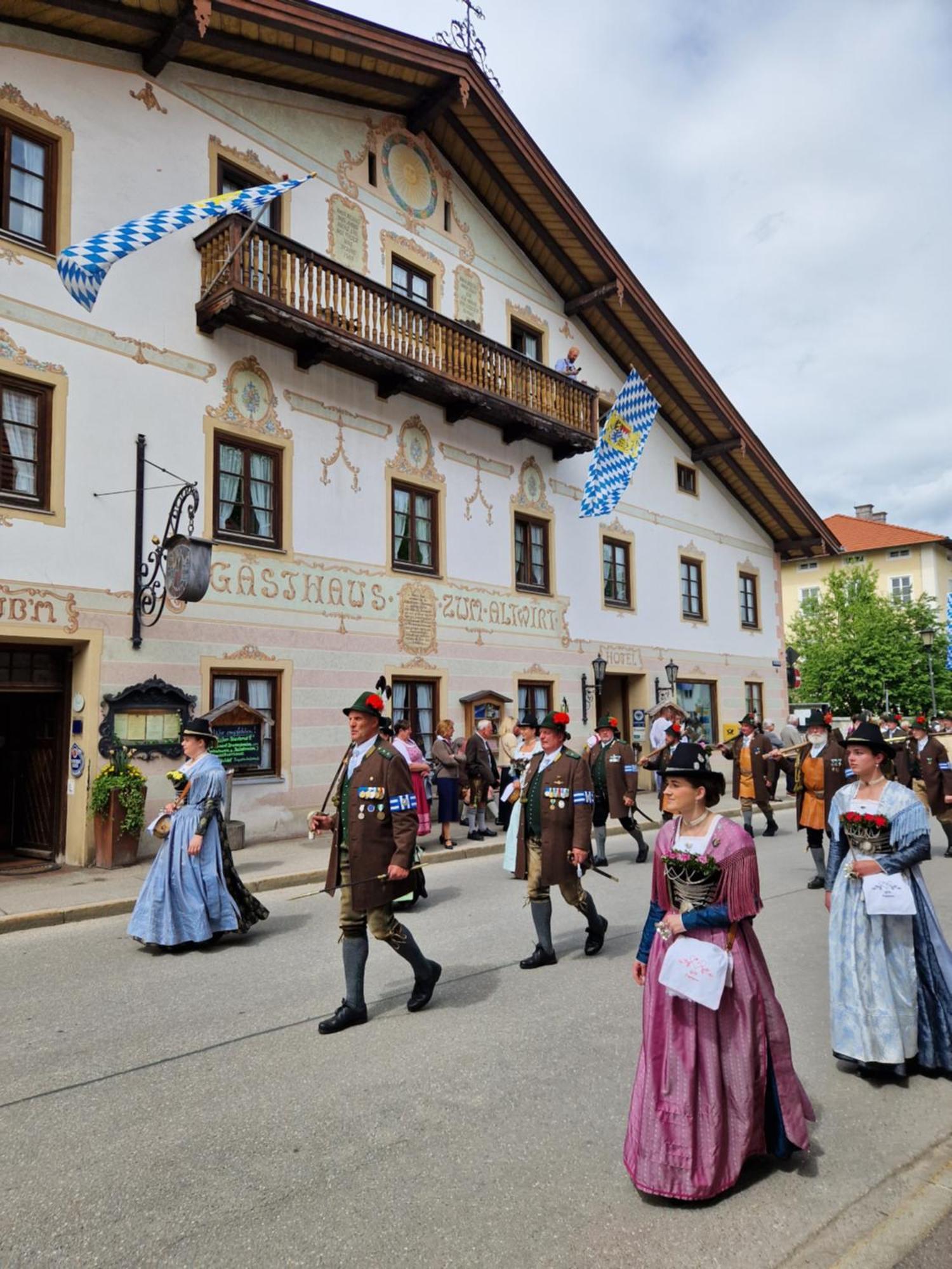 Hotel Altwirt Lenggries Bagian luar foto