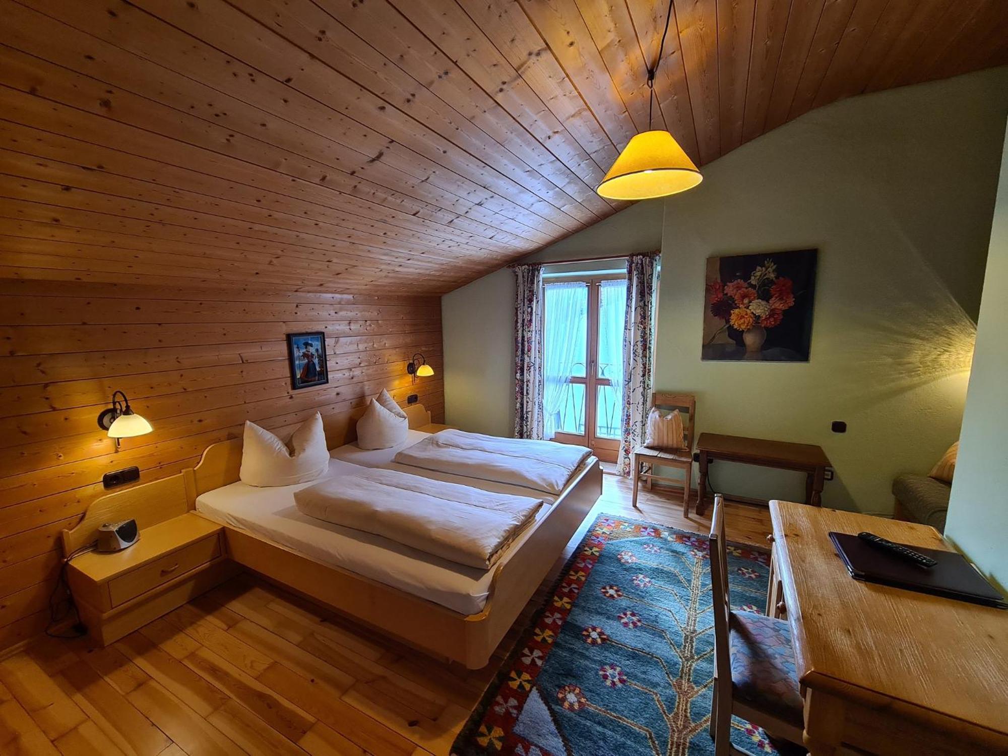 Hotel Altwirt Lenggries Bagian luar foto