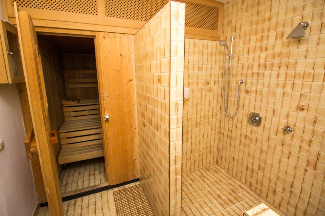 Hotel Altwirt Lenggries Bagian luar foto