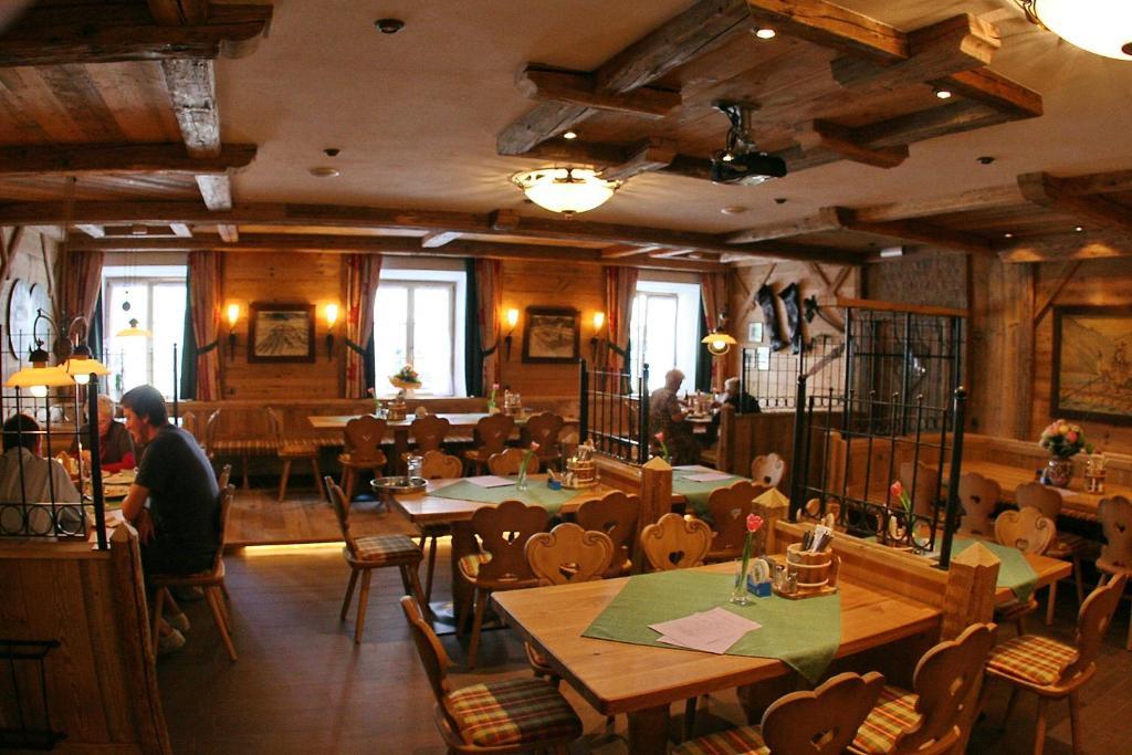 Hotel Altwirt Lenggries Bagian luar foto